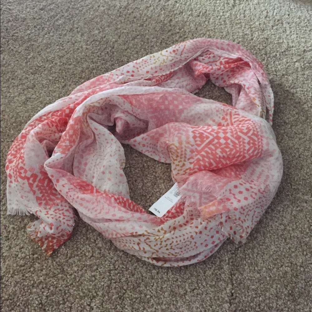 NWT coral/orange scarf